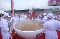 Wouw! Ini Dia Pho Raksasa dengan Berat Capai 1.300 Kg