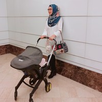 Sebagian besar netizen menghiasi halaman komentar Instagram Siti Nurhaliza dengan menyebut penyanyi ternama Malaysia itu sudah kembali langsing. Mereka pun bertanya-tanya apa saja yang dilakukan pelantun Bukan Cinta Biasa itu hingga bisa turun berat badan dengan cepat setelah melahirkan. Foto: Instagram @ctdk