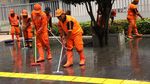 Mereka yang Tak Pulang Demi Lancarnya Mudik