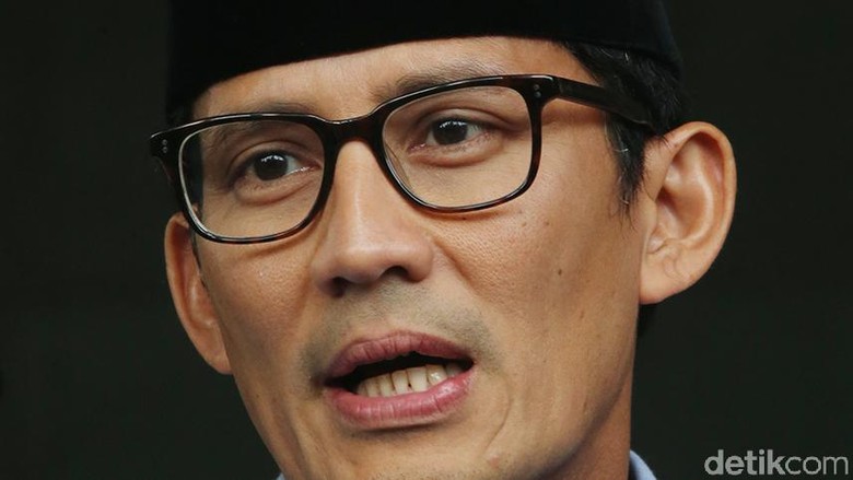 Khilaf dan Ucapan Maaf Sandi Usai Langkahi Makam Pendiri NU Khilaf dan Ucapan Maaf Sandi Usai Langkahi Makam Pendiri NU