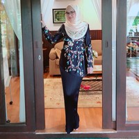 Saat baru 17 hari pasca melahirkan, Siti Nurhaliza sudah pernah mengungkapkan penurunan berat badannya. Dia berhasil memangkas 14 kg beratnya. Foto: Instagram @ctdk