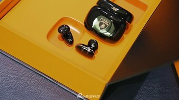 O-Free adalah wireless bluetooth headset. Foto: Sina Mobile