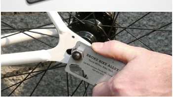 Kartu nama pebisnis bengkel sepeda. (Foto: Boredpanda)