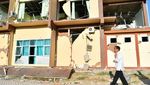 Jokowi di Lombok: Dibonceng TBG & Jadi Imam di Tenda Pengungsian