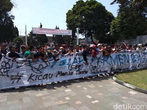 Burung Ocehan Masuk Satwa Dilindungi, Kicau Mania Protes