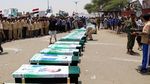 Lautan Manusia di Pemakaman 40 Anak Korban Serangan Arab Saudi