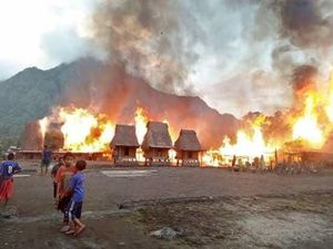 Usai Kebakaran, Warga Kampung Adat Gurusina Gelar Ritual Tolak Bala