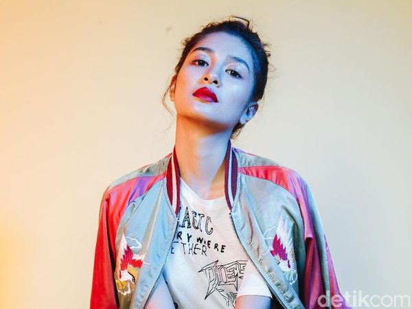 Mikha Tambayong Anak Manis dan Patuh ke Orang Tua