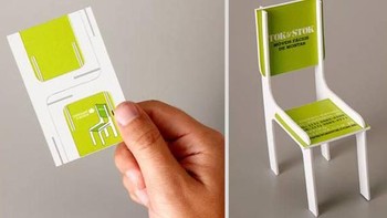 Kartu nama pebisnis mainan kursi. (Foto: Boredpanda)