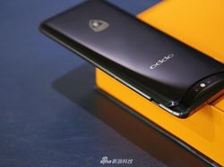 Penampakan Oppo Find X Lamborghini Harga Rp 21 Juta