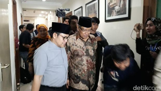 Ketum PKB Muhaimin Iskandar dan Ketum PBNU KH Said Aqil Siroj tampak menyambut kedatangan Ma'ruf