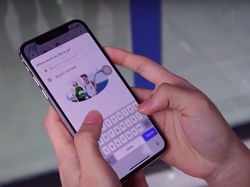 Mengintip Vlogger Cantik Vietnam Jajal Go-Jek