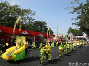 Begini Semarak Pawai Sepeda Hias Pelajar di Banyuwangi