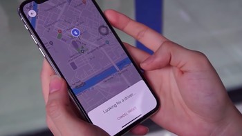 Mencari driver terdekat. Foto: YouTube