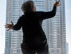 Foto Kocak Nenek Usia 90 Tahun Hobi Photoshop
