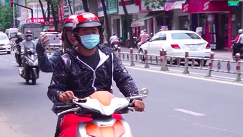 Ia pun diantarkan ke alamat tujuan yang sudah ditulisnya. Foto: YouTube