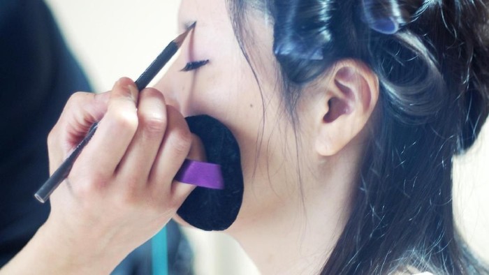 Pensil alis menjadi perlengkapan wajib bagi wanita yang selalu ingin tampil cantik (Foto: thinkstock) Pensil alis menjadi perlengkapan wajib bagi wanita yang selalu ingin tampil cantik (Foto: thinkstock)