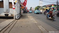 Para PKL tersebut berjualan dari malam sampai dini hari. Yaitu pada pukul 18.00 sampai 05.00 untuk kemudian di pukul 06.00 steril untuk digunakan para pengendara.