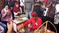 Sejak dulu Megawati memang lebih suka dengan makanan khas Indonesia. Apalagi jajanan tradisional seperti kerak telor. Foto: Jurnas.