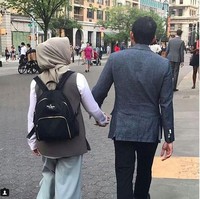 Nur Asia Uno mengunggah foto kemesraannya dengan Sandiaga Uno saat mereka jalan-jalan di Union Square Park New York. Wanita yang akrab disapa Mpok Nur itu bergaya casual dengan tas ransel Kate Spade seri watson lane hartley yang dijual di situs resminya seharga US$ 198 atau sekitar Rp 2,9 juta. Foto: Dok. Instagram, Facebook
