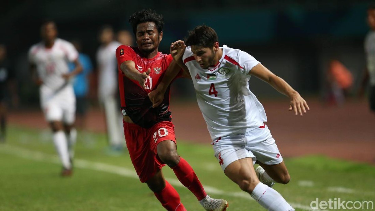 Timnas Indonesia saat kalah dari Palestina di Asian Games 2018. (Foto: Agung Pambudhy/detikcom)