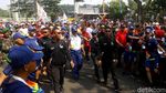Potret Meriahnya Arak-arakan Obor Asian Games di Jakarta