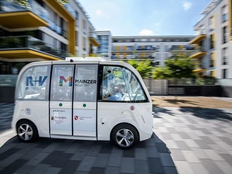 Melihat Uji Coba Bus Tanpa Pengemudi di Jalanan Kota Mainz Jerman