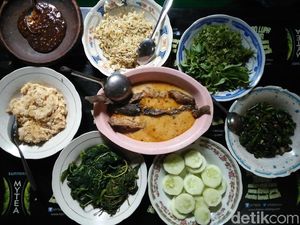 Mantap Sedapnya! Mangut Lele Bu Is Ditambah Trancam Sayuran
