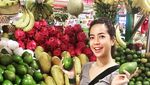 10 Pose Makan Yeslin Wang, Si Langsing yang Hobi Kulineran