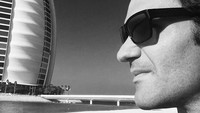 Ini gayanya saat berada di Dubai, Uni Emirat Arab. (rogerfederer/Instagram)