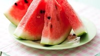  Semangka : Buah kaya air ini bisa menghidrasi tubuh. Rasa manis segarnya mengandung antioksidan dan vitamin C yang bisa menurunkan risiko kanker. Foto: Istock