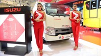 Meski mengawal kendaraan komersial para SPG Isuzu mampu menarik perhatian pengunjung GIIAS 2018.