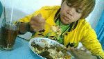 10 Meme Warteg yang Bikin Kamu Ketawa Sekaligus Bangga Makan di Warteg