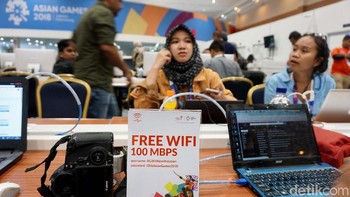 Alex menyatakan progress kesiapan dukungan infrastruktur dan layanan ICT TelkomGroup untuk Asian Games sudah siap 100 persen. Selain menyediakan layanan konektivitas, TelkomGroup juga memastikan sarana dan prasarana ICT pendukung pertandingan yang akan terus dimonitor melalui Games Management System (GMS).