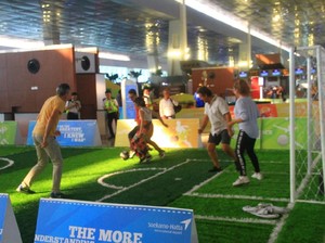 Serunya Lomba HUT RI dan Asian Games di Bandara Soekarno-Hatta