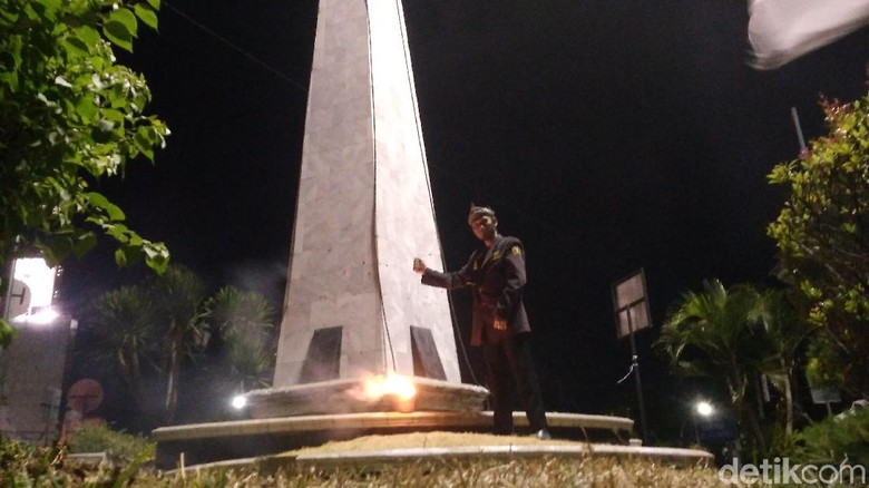 Kenang Jasa Pejuang, Warga Cirebon Upacara di Tugu Proklamasi Kenang Jasa Pejuang, Warga Cirebon Upacara di Tugu Proklamasi