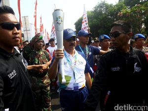 Bugarnya Para Peserta Pawai Obor Asian Games, Latihannya Seperti Apa Ya?
