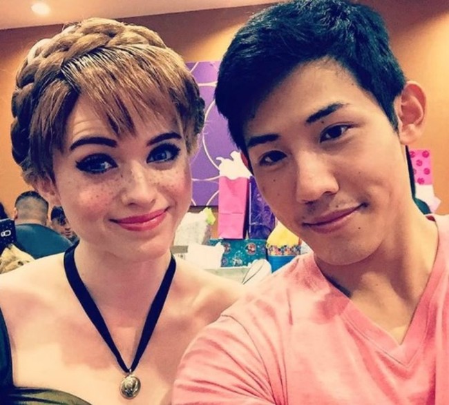 Ketika informasi tentang kehidupan pribadinya dipublikasikan terutama bahwa Amouranth sebenarnya telah menikah dengan seorang pria bernama Nick Lee, banyak pengikutnya yang marah. Foto: Istimewa