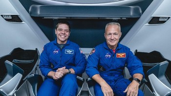 Behnken dan Hurley akan jadi dua astronot pertama yang meluncur menggunakan Crew Dragon. Foto: SpaceX