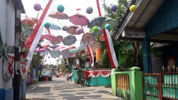 Kampung di  Bekasi Bersolek Sambut Hari Kemerdekaan RI