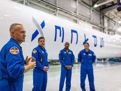 Serba-serbi Misi Peluncuran Astronot Pertama SpaceX