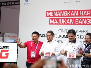 Menkominfo Blusukan ke Wahana 5G Telkomsel di GBK
