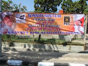 Spanduk PKS-HTI Dukung #2019GantiPresiden di Bandung Dibongkar