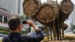 Seni Bambu Getah Getih di Bundaran HI, Menurut Kamu Cocok Nggak?
