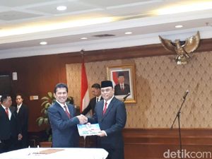 Asman Abnur Titip Pesan ke Menpan Syafruddin, Apa Isinya?