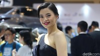 Bidadari Lexus tampil cantik
