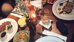 10 Pose Makan Yeslin Wang, Si Langsing yang Hobi Kulineran