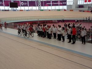 Resmikan Venue Velodrome, Anies Jajal Lintasan Sepeda