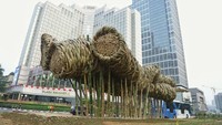 Instalasi bambu tersebut menjadi sorotan karena berdiri di antara megahnya gedung-gedung kota Jakarta. Dok. Instagram Anies Baswedan