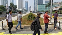 Selain itu, menurut masyarakat Jalan Sudirman-Thamrin tanpa proyek MRT juga memudahkan mereka untuk mengakses bus Transjakarta. Penggunaan Pelican Cross sebagai pengganti jembatan penyeberangan orang (JPO) pun membuat jalan protokol di ibukota itu semakin terlihat rapi.